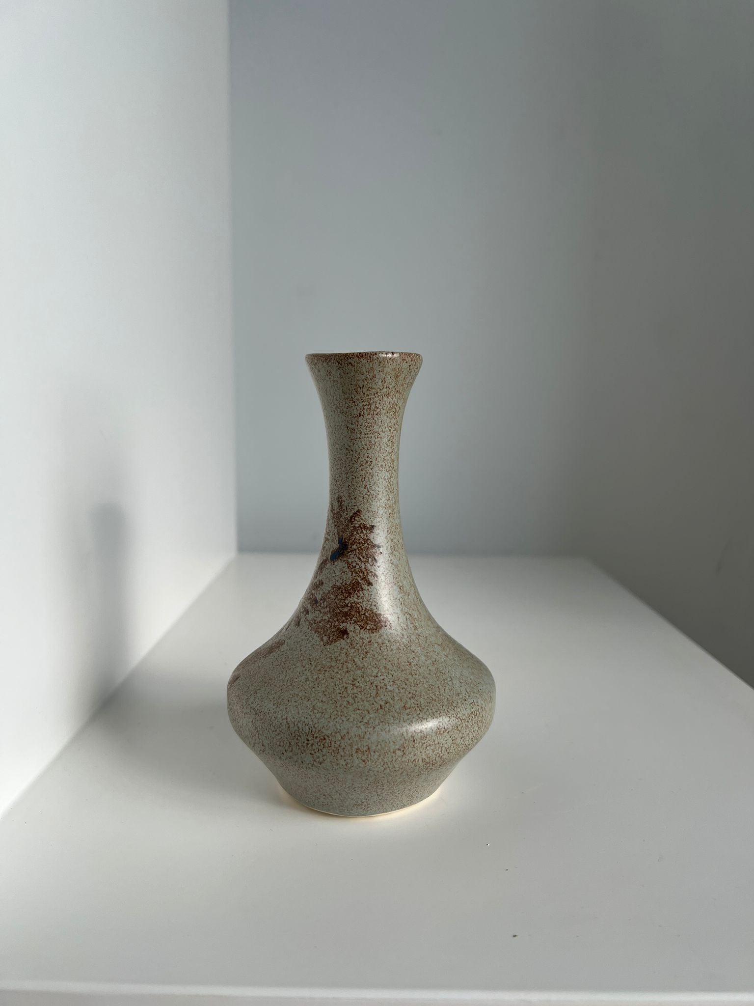 Mini vase soliflore vintage gris marron motif de fleur H:16cm