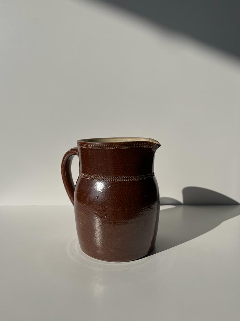 Petit pichet en céramique marron H: 20 cm