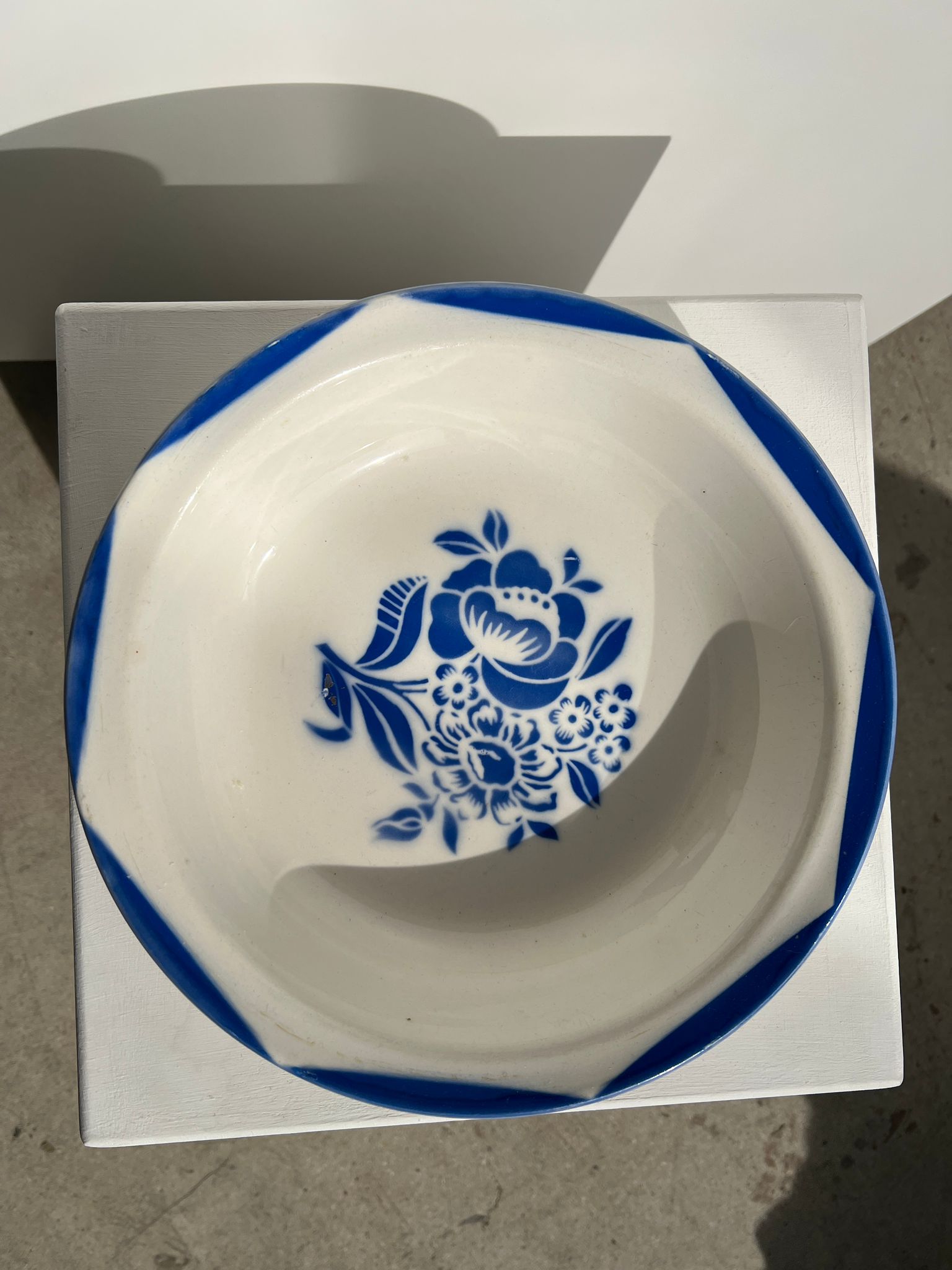 Grand plat fleur bleue FF Digoin