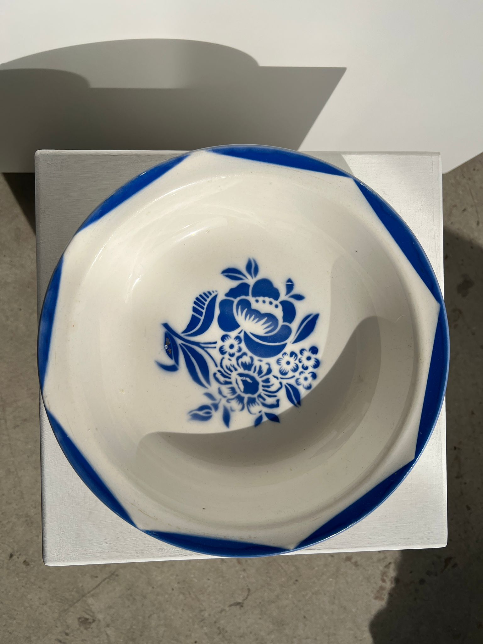 Grand plat fleur bleue FF Digoin